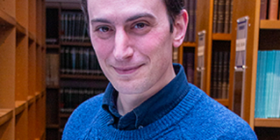 Alexandre Afgoustidis reçoit la médaille de bronze du CNRS pour ses travaux en théorie des représentations